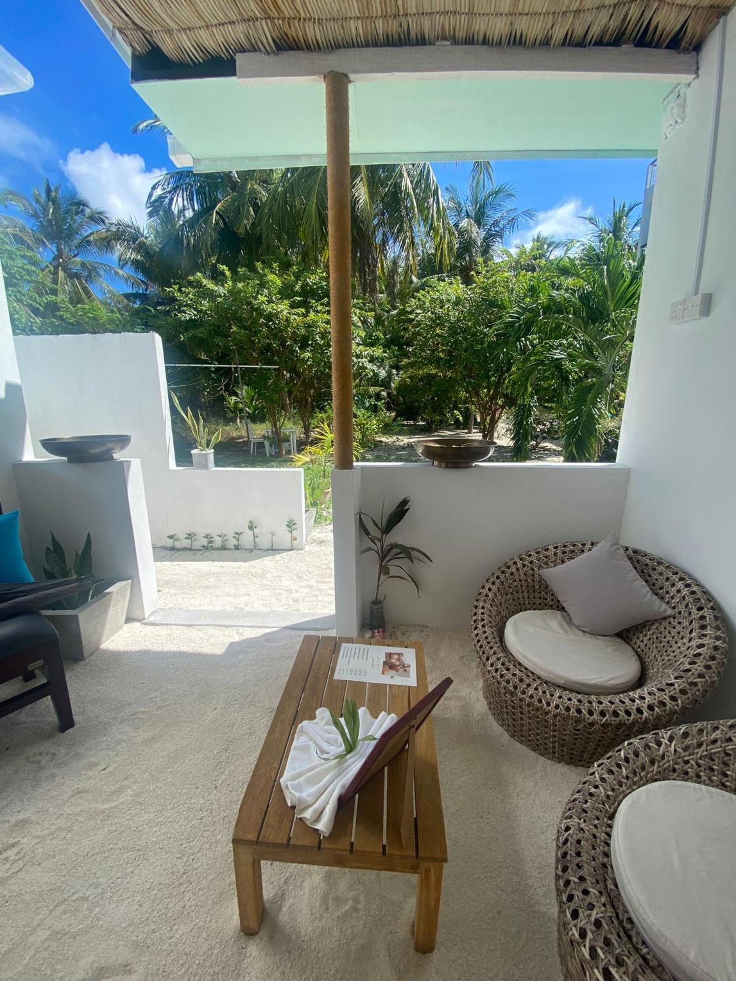 Hotel Bliss Dhigurah à Dhigurah  Extérieur photo