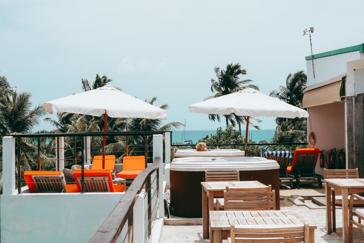 Hotel Bliss Dhigurah à Dhigurah  Extérieur photo